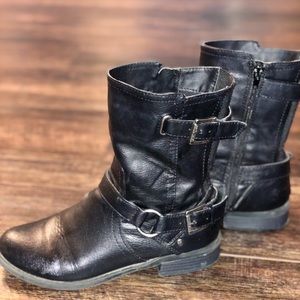 G by Guess Black leather Boots